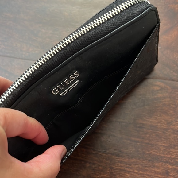 Guess Logo Print Black Wallet - Picture 4 of 7
